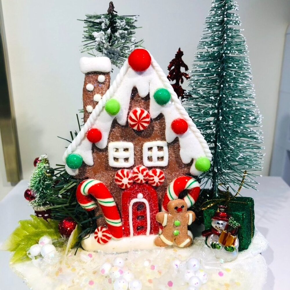 Gingerbread candle holder